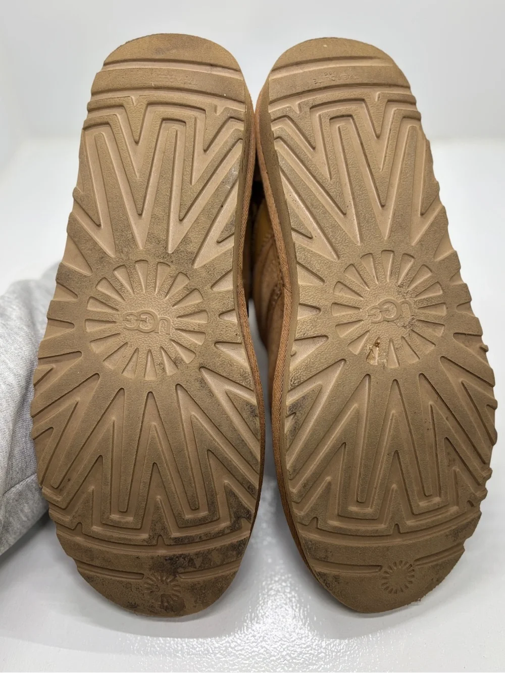 UGG Neumel Snapback Chestnut Suede Boots Men’s 11 Sheepskin Lined 1118570